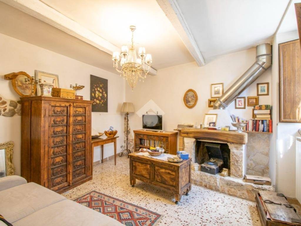 casa semindipendente in vendita a Borgorose