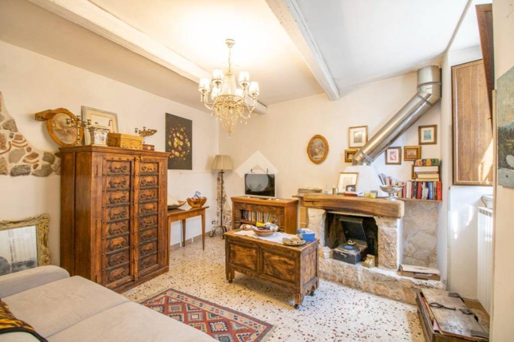 casa indipendente in vendita a Borgorose