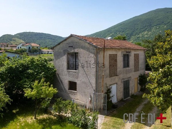 appartamento in vendita a Borgorose in zona Torano