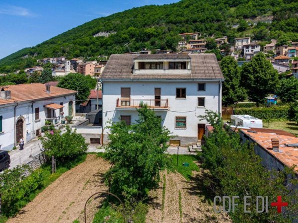 casa indipendente in vendita a Borgorose