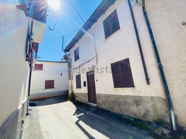 appartamento in vendita a Borgorose in zona Torano