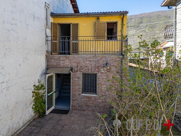casa indipendente in vendita a Borgorose in zona Torano