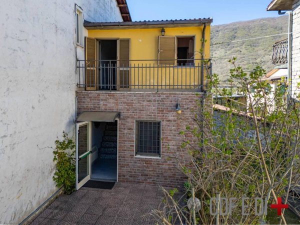 casa indipendente in vendita a Borgorose in zona Torano