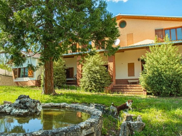casa indipendente in vendita a Borgorose in zona Spedino