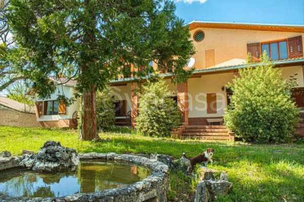casa indipendente in vendita a Borgorose in zona Spedino
