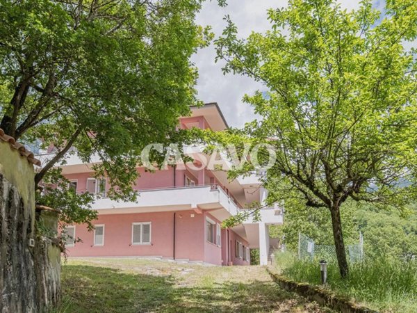 appartamento in vendita a Borgorose in zona Corvaro