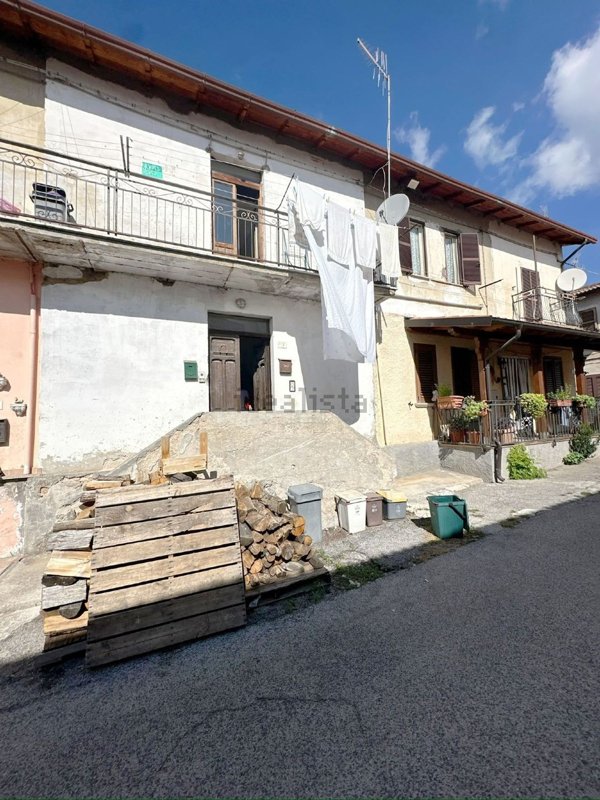 casa indipendente in vendita a Borgorose in zona Corvaro