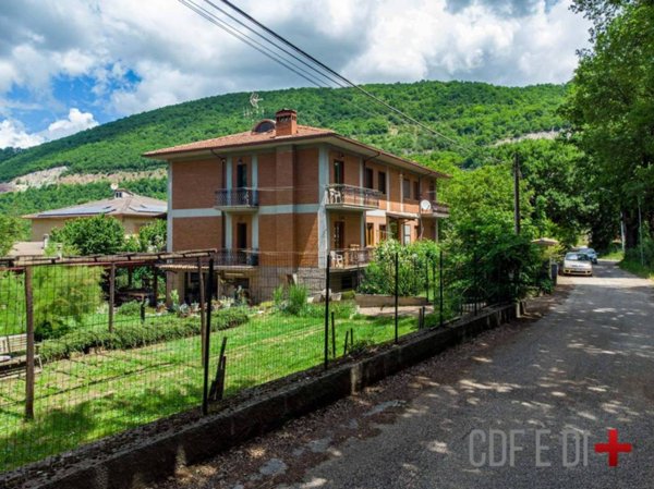 casa indipendente in vendita a Borgorose in zona Colleviati