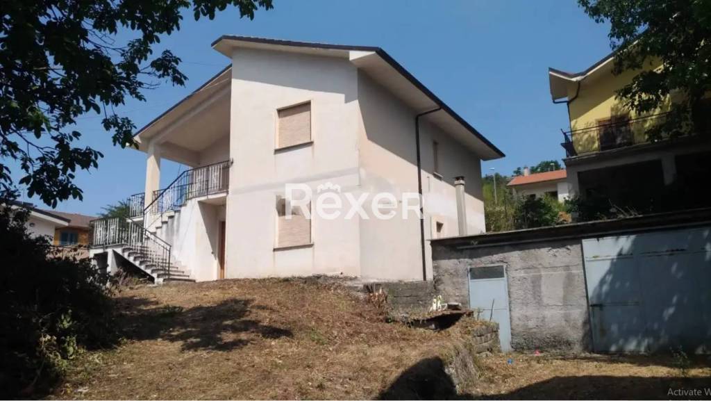 casa indipendente in vendita a Borgorose in zona Santa Anatolia