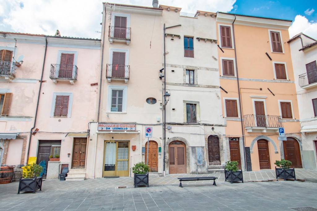 appartamento in vendita a Borgo Velino in zona Collerinaldo
