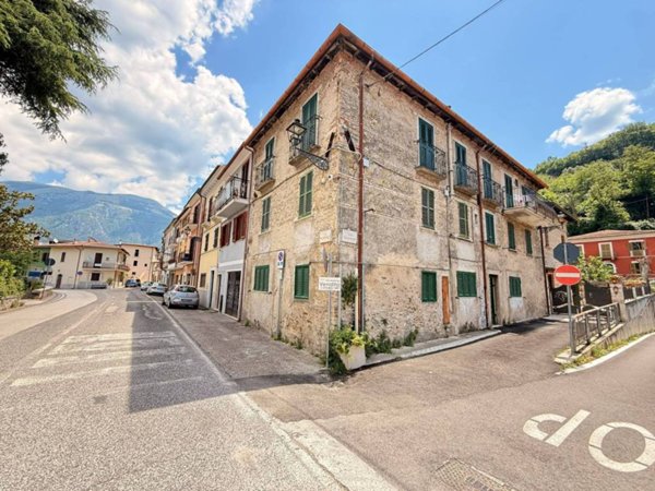 appartamento in vendita a Borgo Velino in zona Collerinaldo