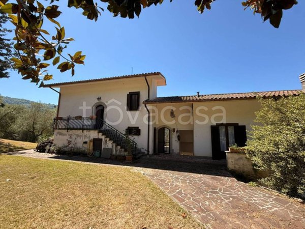 casa indipendente in vendita a Borgo Velino in zona Collerinaldo