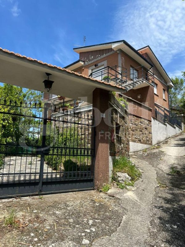 casa indipendente in vendita a Cantalice