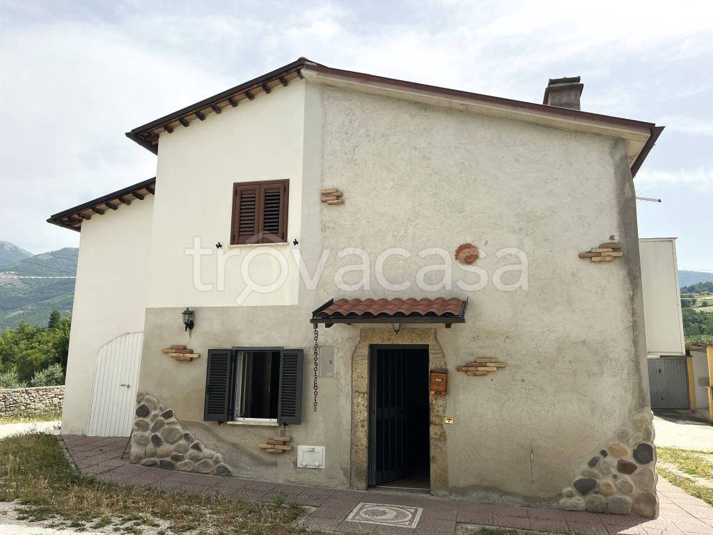 casa indipendente in vendita a Cantalice