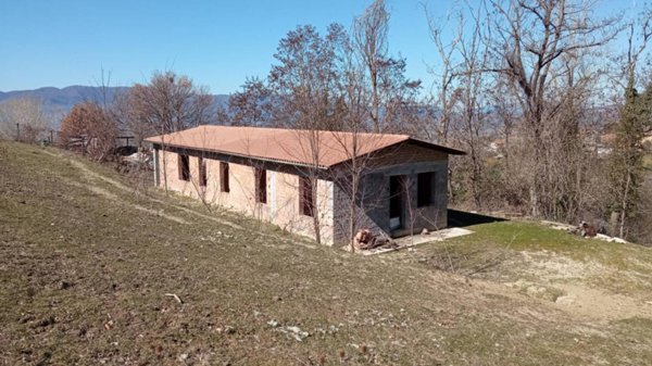 casa indipendente in vendita a Cantalice
