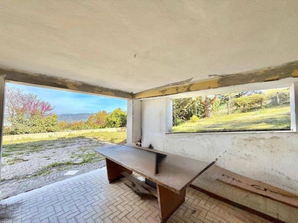 casa indipendente in vendita a Cantalice