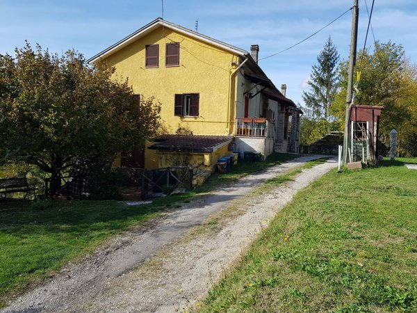 casa indipendente in vendita a Cantalice