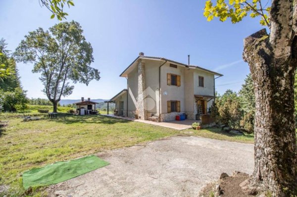 casa indipendente in vendita a Cantalice