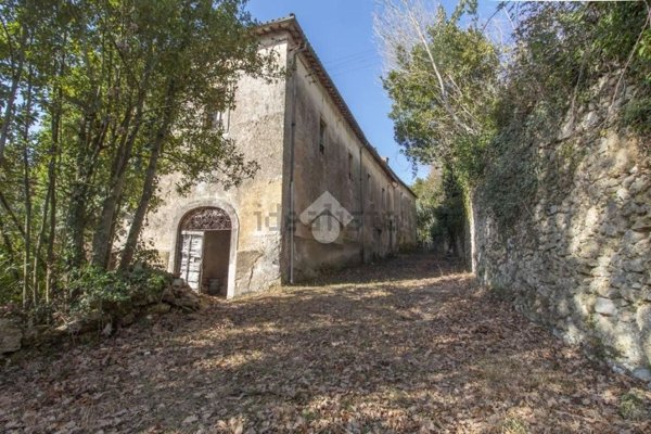 casa indipendente in vendita a Cantalice in zona San Liberato