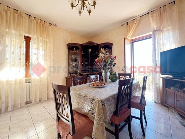 appartamento in vendita a Cantalice in zona Colli