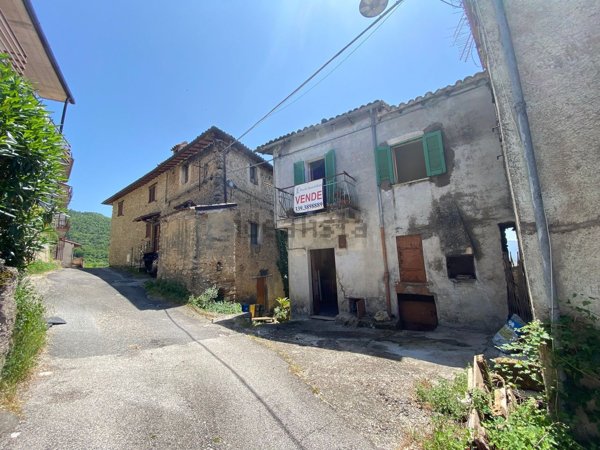 appartamento in vendita a Cantalice in zona San Liberato