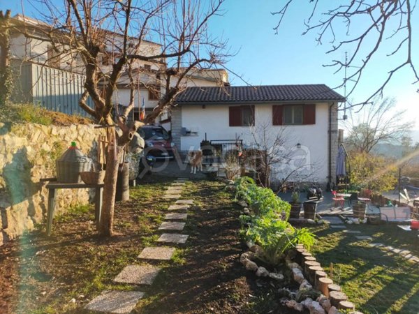 casa indipendente in vendita a Cantalice in zona San Liberato