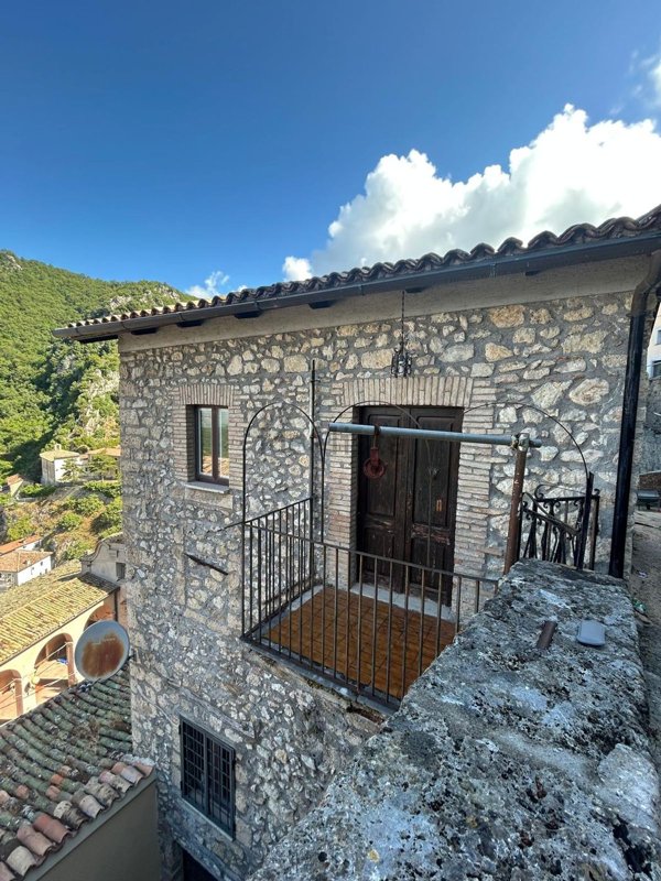 casa indipendente in vendita a Cantalice