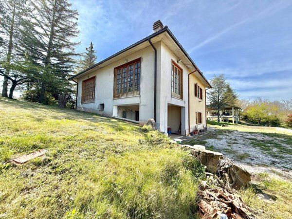 casa indipendente in vendita a Cantalice