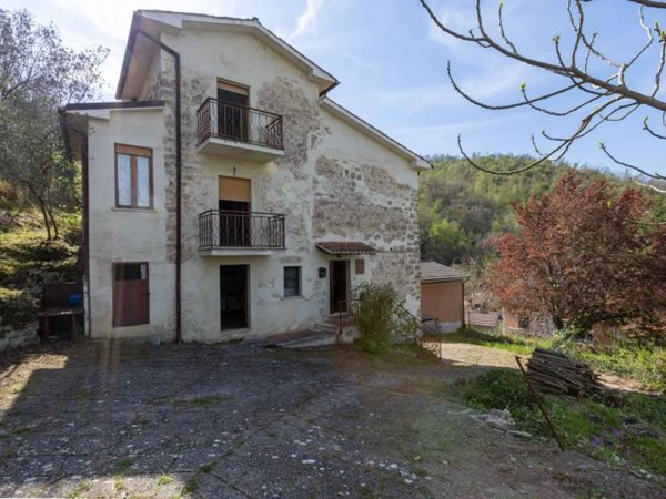 appartamento in vendita a Cantalice in zona San Liberato