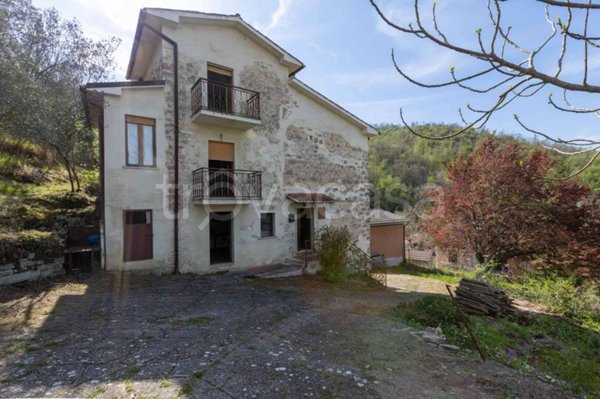 casa indipendente in vendita a Cantalice in zona San Liberato