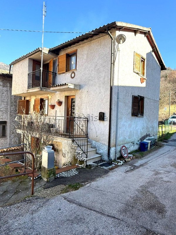 quadrivano in vendita a Cantalice