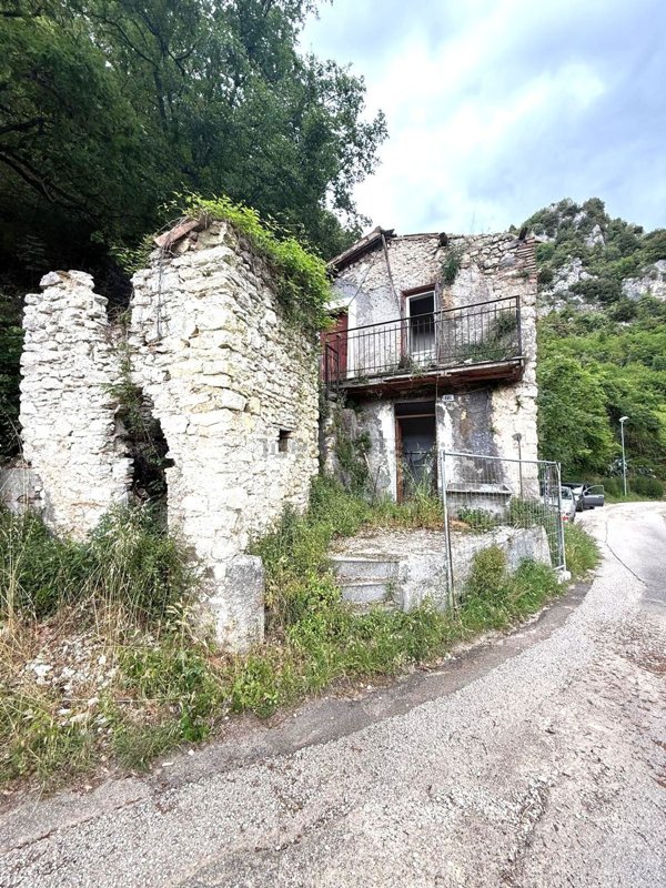 casale in vendita a Cantalice
