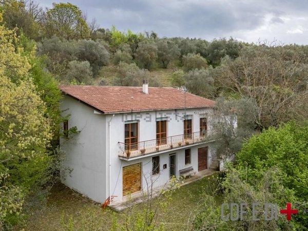 casa indipendente in vendita a Cantalice in zona San Liberato