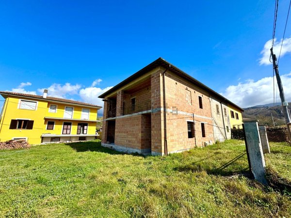casa semindipendente in vendita a Cantalice in zona Santa Margherita