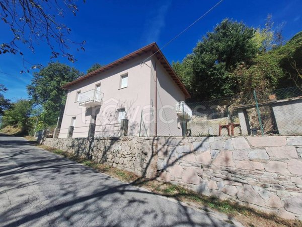 casa indipendente in vendita a Cantalice