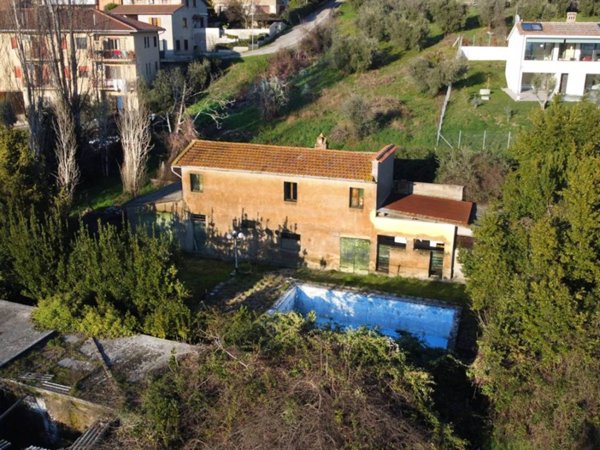 casa indipendente in vendita a Cantalupo in Sabina