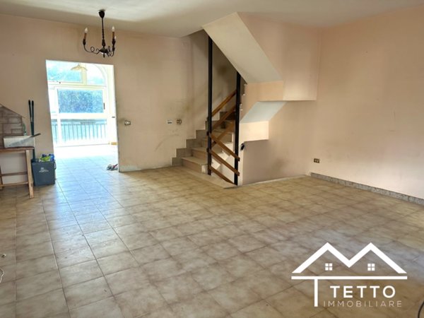 intera palazzina in vendita a Cantalupo in Sabina