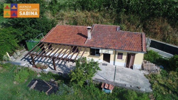 casa indipendente in vendita a Cantalupo in Sabina