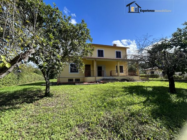 casa indipendente in vendita a Cantalupo in Sabina