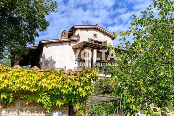 casa indipendente in vendita a Cantalupo in Sabina