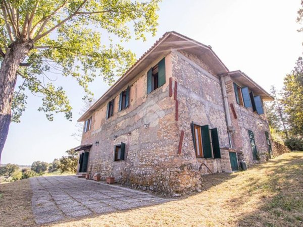 casa indipendente in vendita a Cantalupo in Sabina