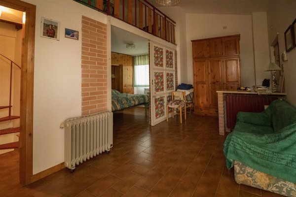 casa indipendente in vendita a Cantalupo in Sabina