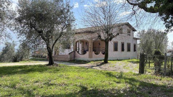casa indipendente in vendita a Cantalupo in Sabina