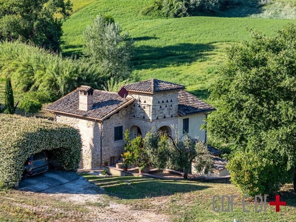 casa indipendente in vendita a Cantalupo in Sabina