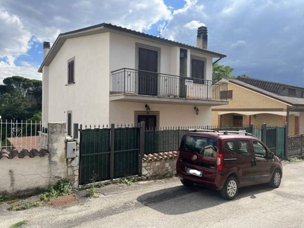casa indipendente in vendita a Casaprota