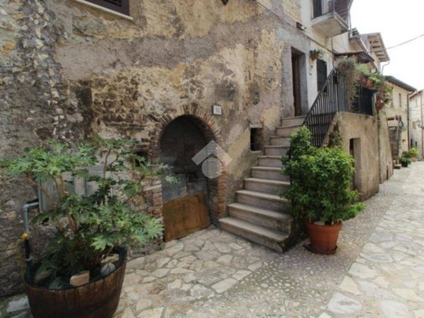 appartamento in vendita a Casaprota in zona Collelungo Sabino