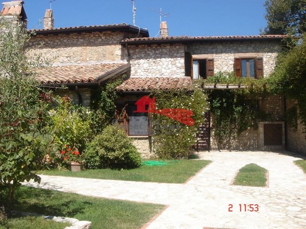 casa indipendente in vendita a Casaprota