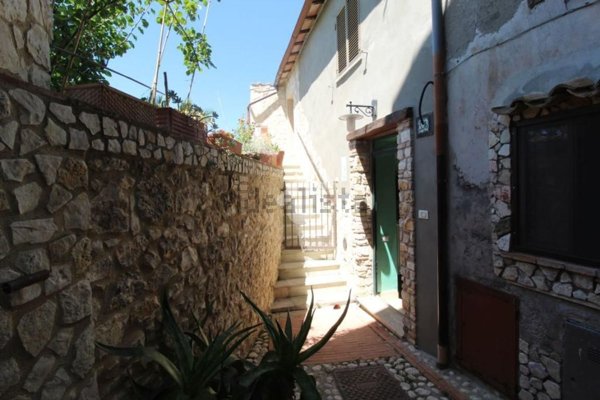 appartamento in vendita a Casaprota in zona Collelungo Sabino