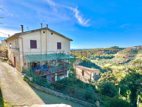 casa indipendente in vendita a Casaprota in zona Collelungo Sabino