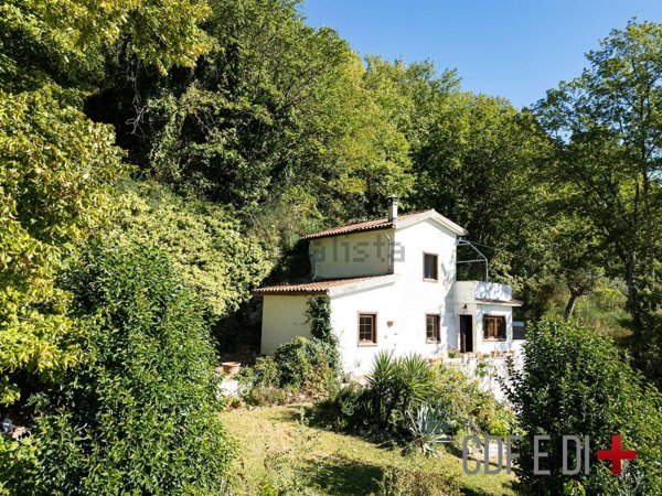 casa indipendente in vendita a Casaprota